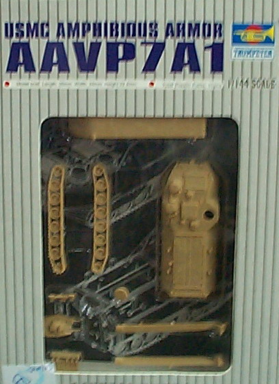 1/144 AAVP7A1 兩棲裝甲車